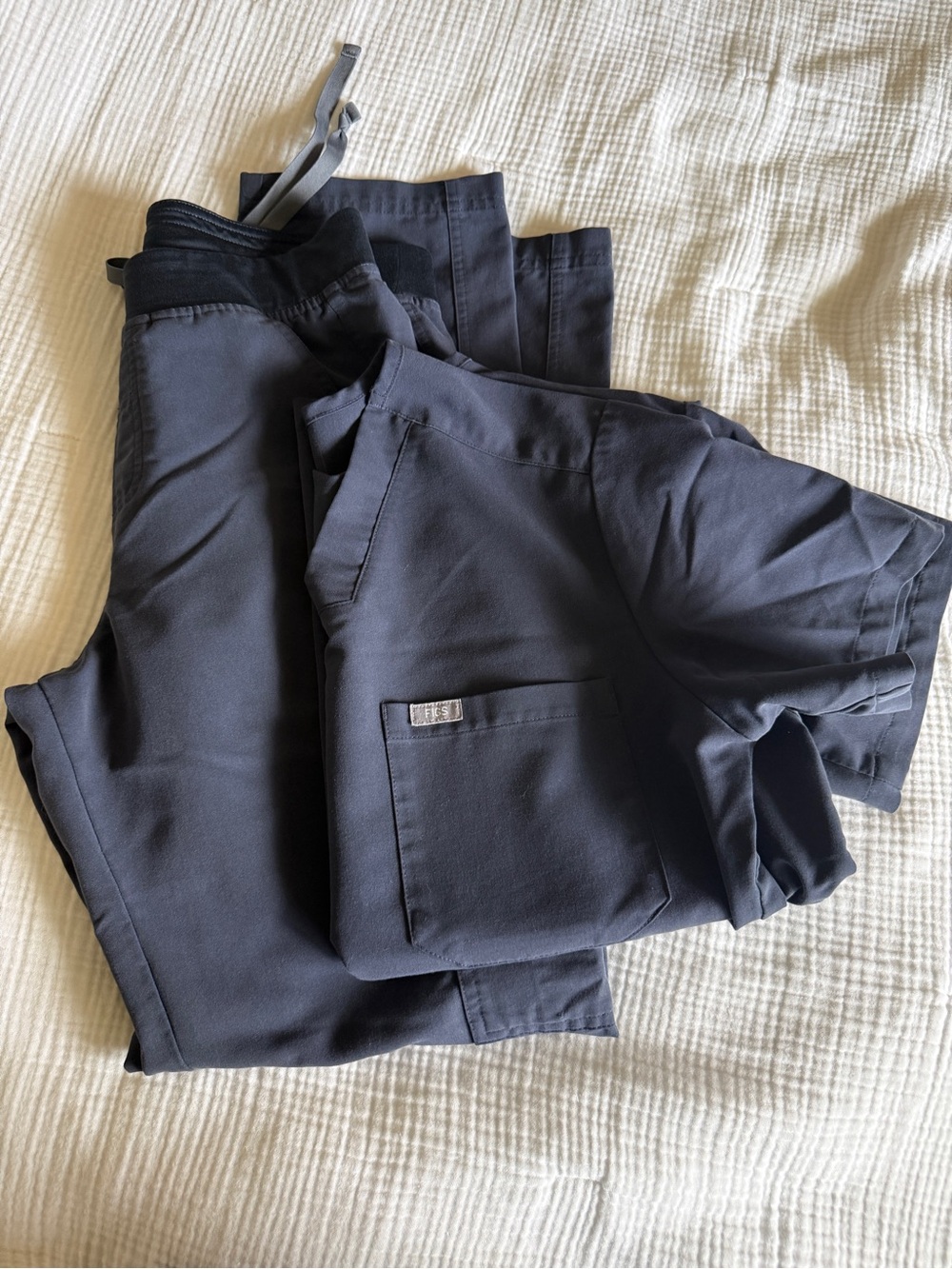 Figs Men's Dark Gray scrub set. Comfortable Stretch. Color Quiet Navy. PO 2038